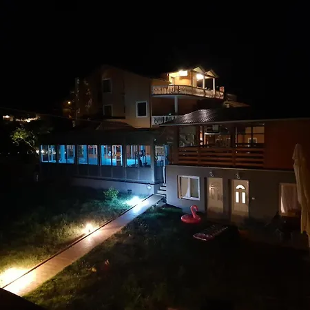 Apartments Seherzada Pula Exterior photo