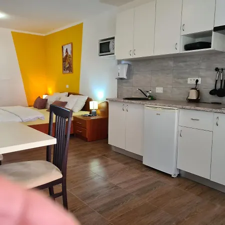 Apartments Seherzada Pula Exterior photo