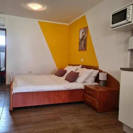 Apartments Seherzada Pula Exterior photo